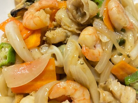 オクラとシーフードミックスの海鮮うどん